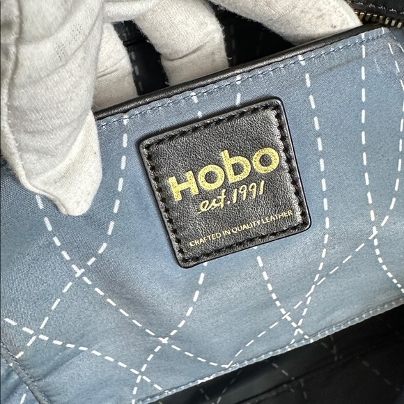 Hobo brand leather bag - Picture 12 of 17